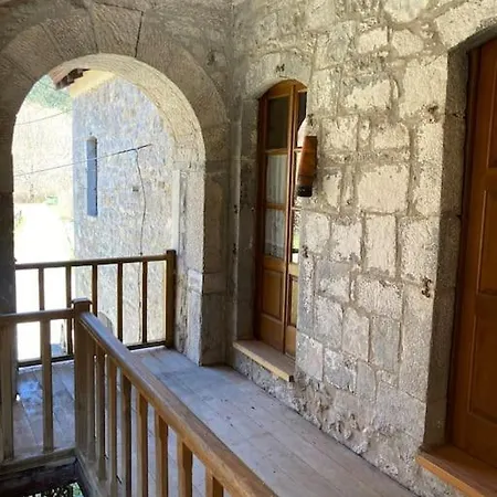 παραδοσιακή στο μαίναλο Alonísztena